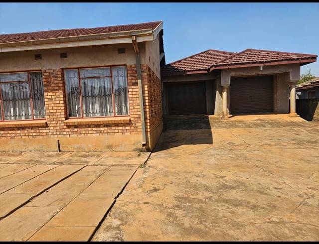 4 BEDROOM PROPERTY TO RENT IN SHAYANDIMA